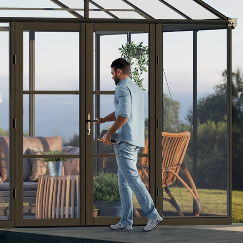 Lockable door handle on Aria greenhouse double doors